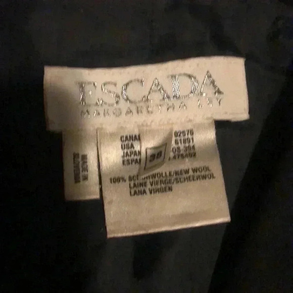 Vintage Escada black long sleeve 5 button blazer 38 - Picture 3 of 3